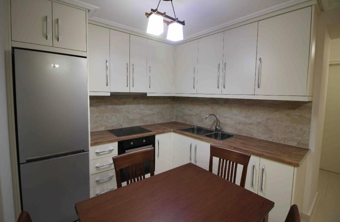 Ersid Apartaments In The Centre Saranda Kültér fotó